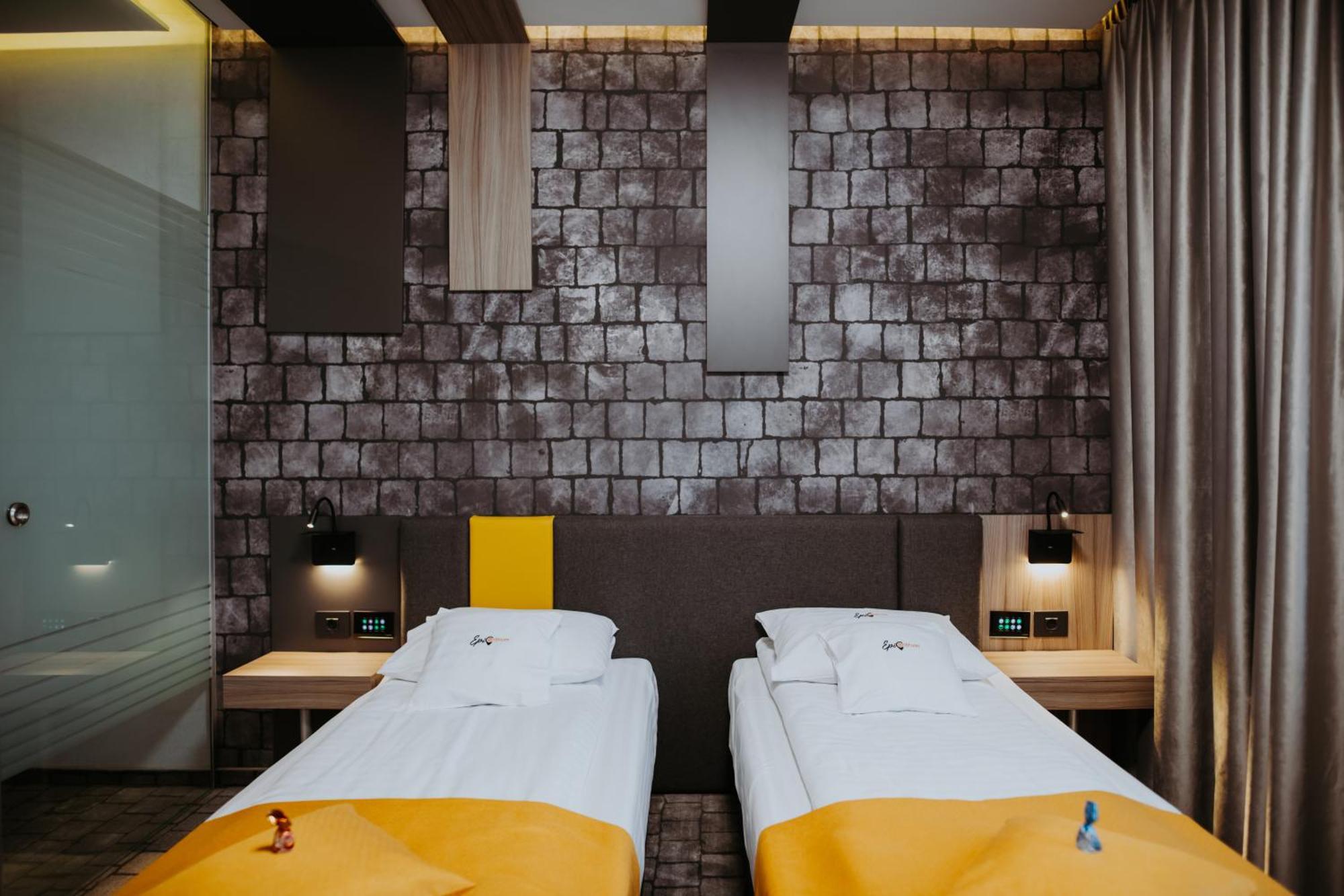 Hotel Epic Centrum 4*